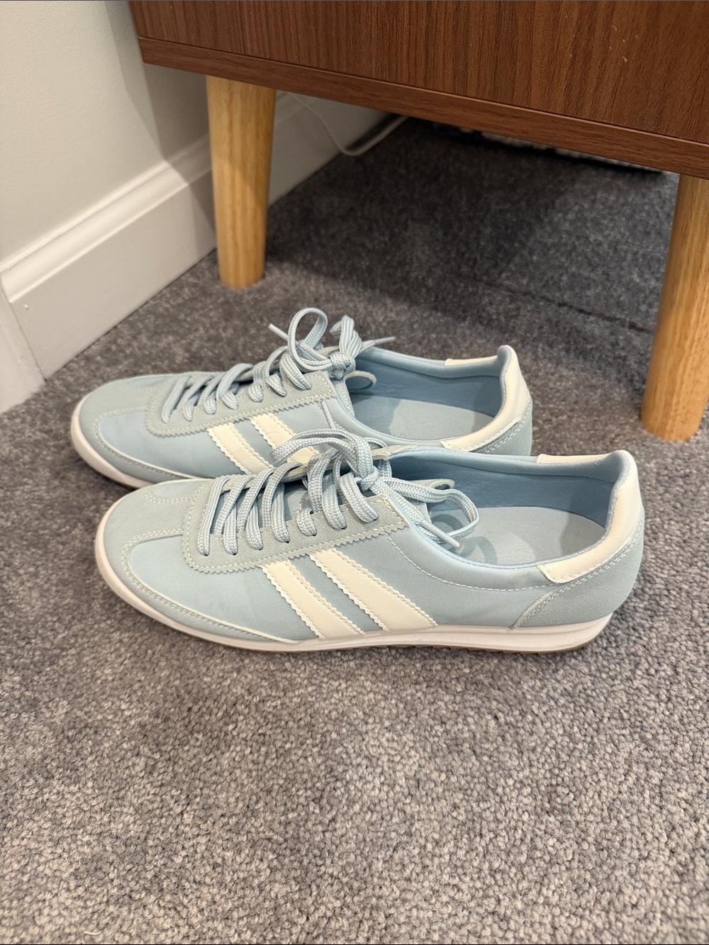 Classic Low-Profile Lace-Up Sneakers in Light Blue and White